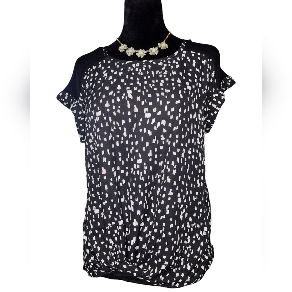 4 For $25 APT. 9 twist blouse size M